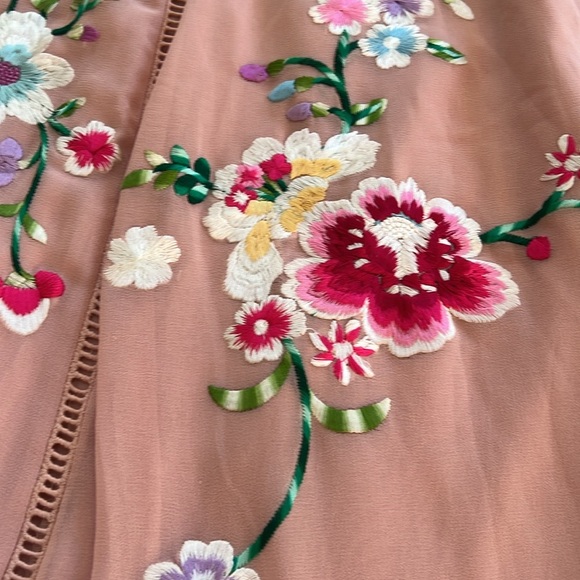 Asos SZ 8, peach pink embroidered dress with cut out detail. - Picture 9 of 9